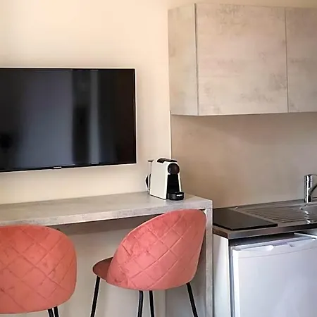 La Lumiere De Paris 4* Λεβαλουά Περέ