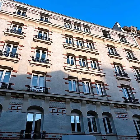 Apartahotel La Lumiere De Paris 4*
